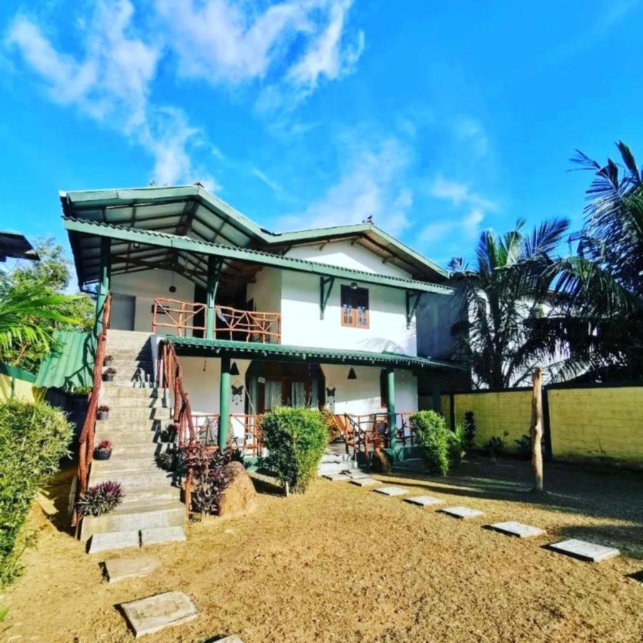 Blue Skies Guest House And Restaurant تانجالي المظهر الخارجي الصورة