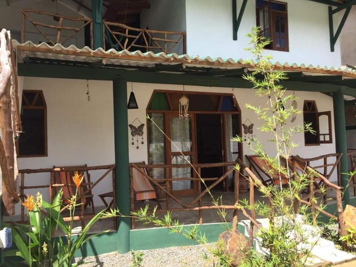 Blue Skies Guest House And Restaurant تانجالي المظهر الخارجي الصورة